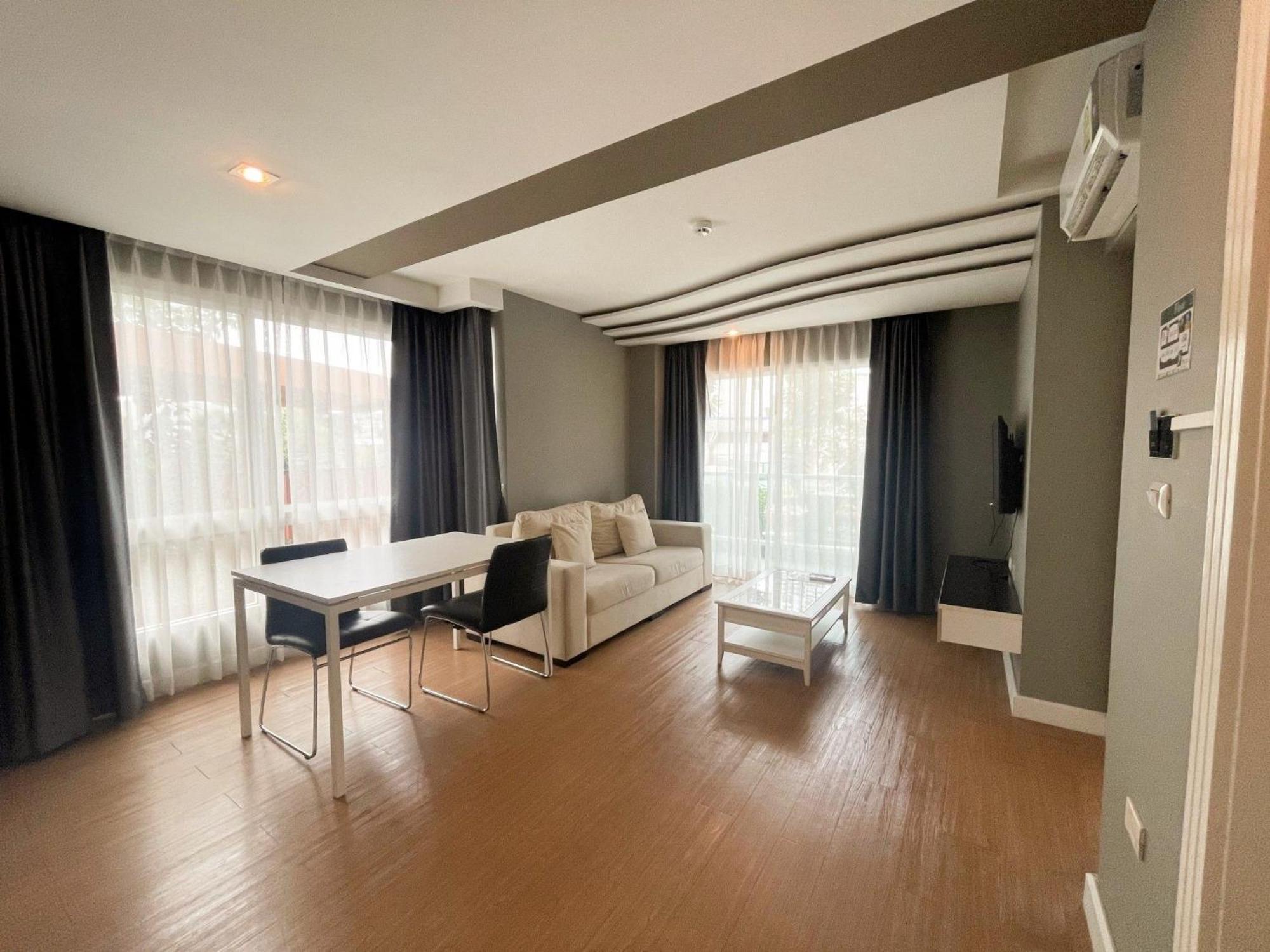Wisdom Hotel & Residence Районг Экстерьер фото